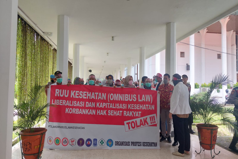 Organisasi Profesi dan DPRD Banyuwangi Tolak RUU Kesehatan Omnibus Law