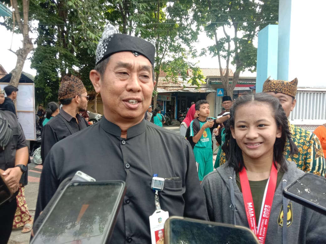 Banyuwangi Bangga: Kadispendik Berikan Golden Tiket dan Beasiswa untuk Juara Karate Dunia