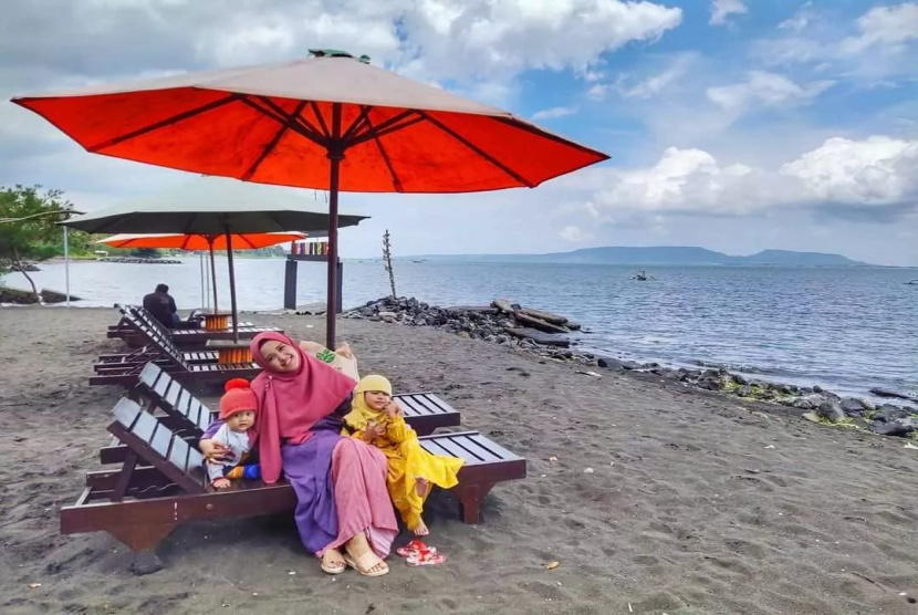 Pantai Cacalan Banyuwangi Sejuk Nan Indah