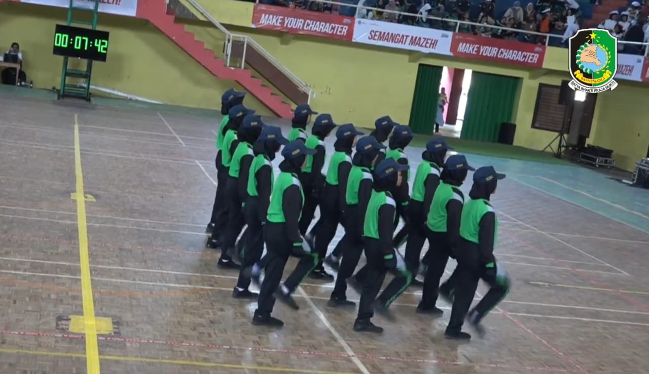 Lomba Kreasi Baris Berbaris di Banyuwangi Tingkatkan Kreasi Anak
