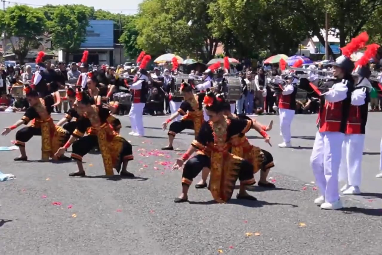 Festival Drumband Etnik Ajarkan Kekompakan pada Anak