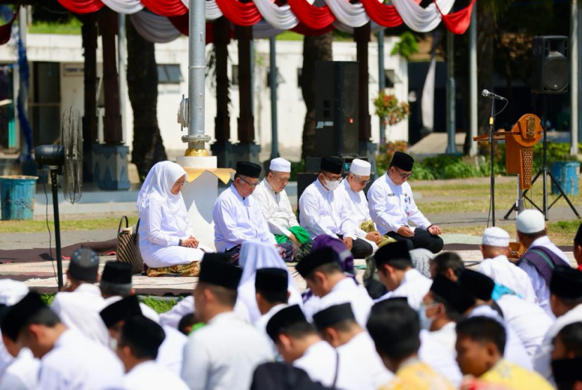 Pengairan Banyuwangi Ikuti Sholat Istisqa Minta Hujan 