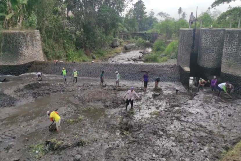 Program DPU Pengairan Banyuwangi Petani Bersorak 