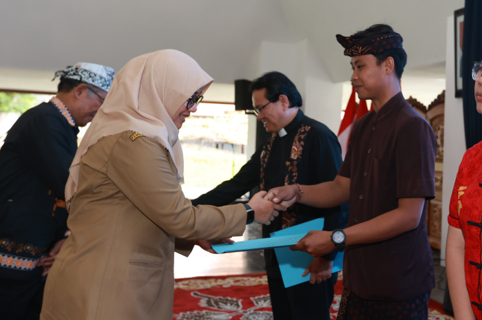 Insentif Guru Agama untuk Memperkuat Pendidikan Kerohanian Anak