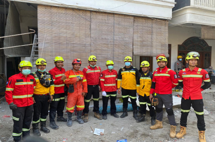 Pengalaman Lapangan ERT PT BSI Tampil Bantu Evakuasi Bangunan Ponpes Al Khoziny