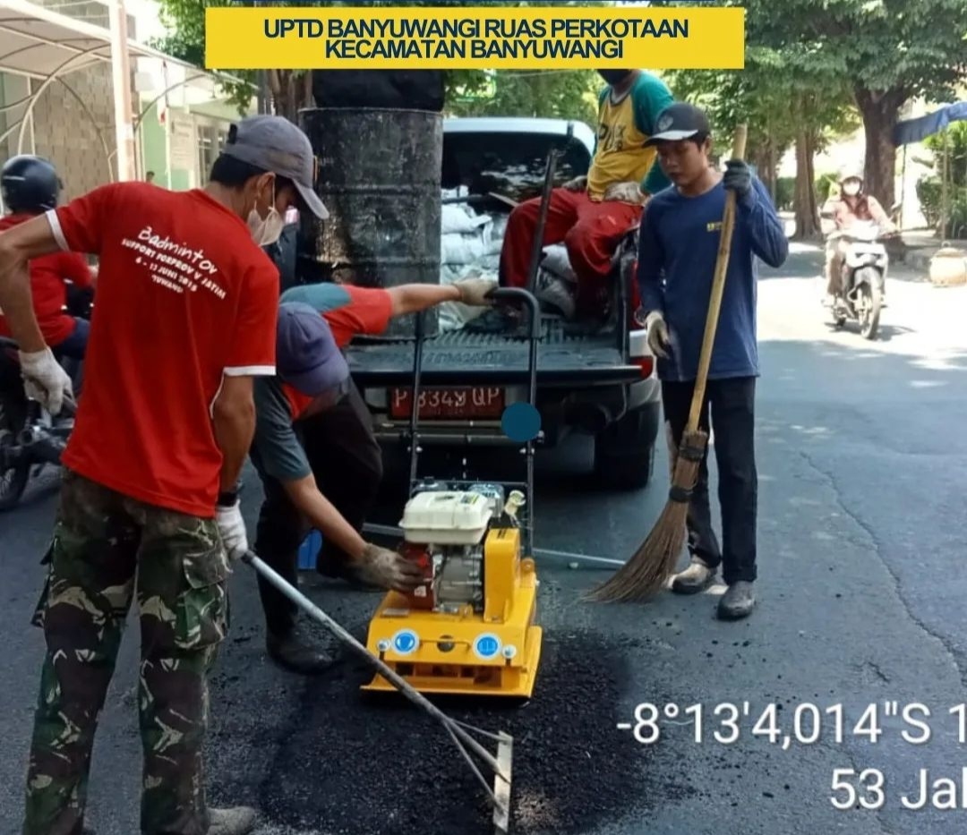 Perbaikan Jalan Berlubang Prioritas DPU CKPP Banyuwangi Jelang Libur Nataru